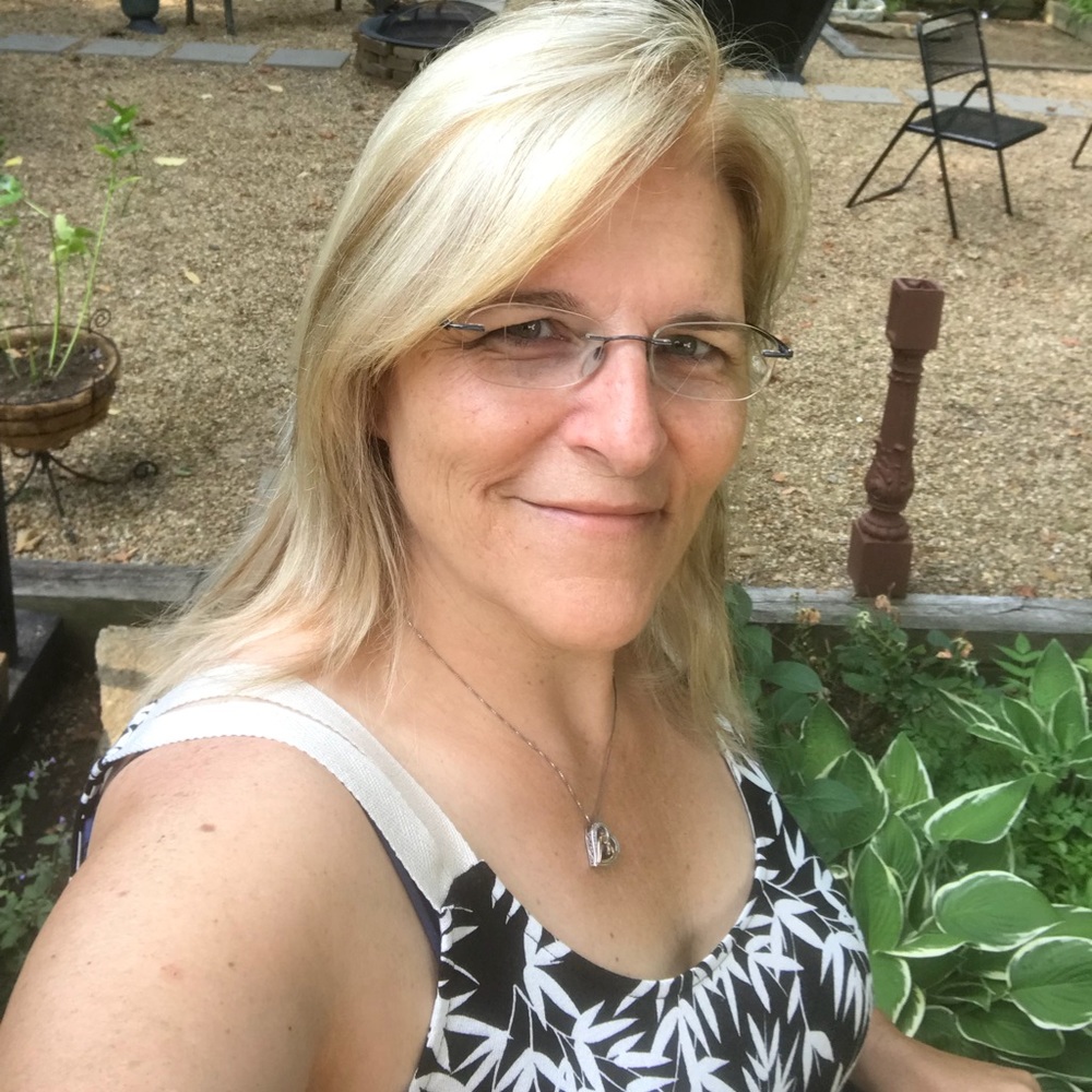 Meet your Posher, Lisa